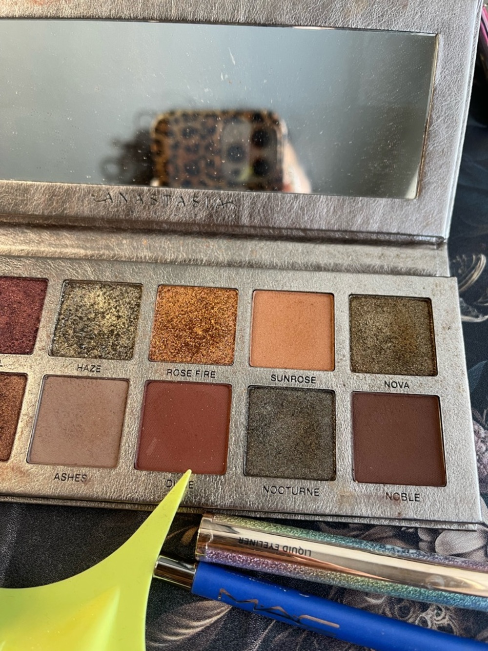 Makeup Bundle - Picture 2 of 5